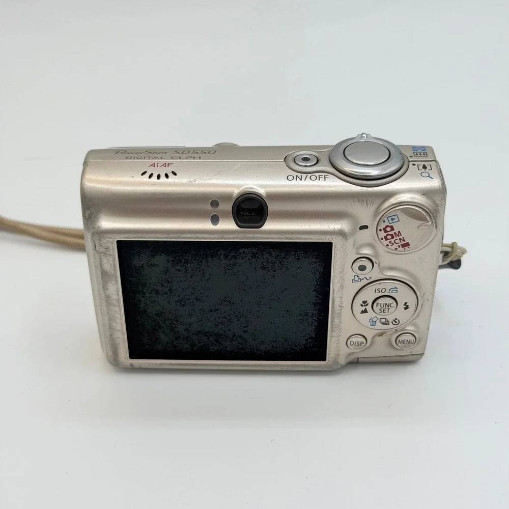 Canon PowerShot SD550 Digital ELPH 7.1MP Camera Silver Bundle W/ Case PC1169